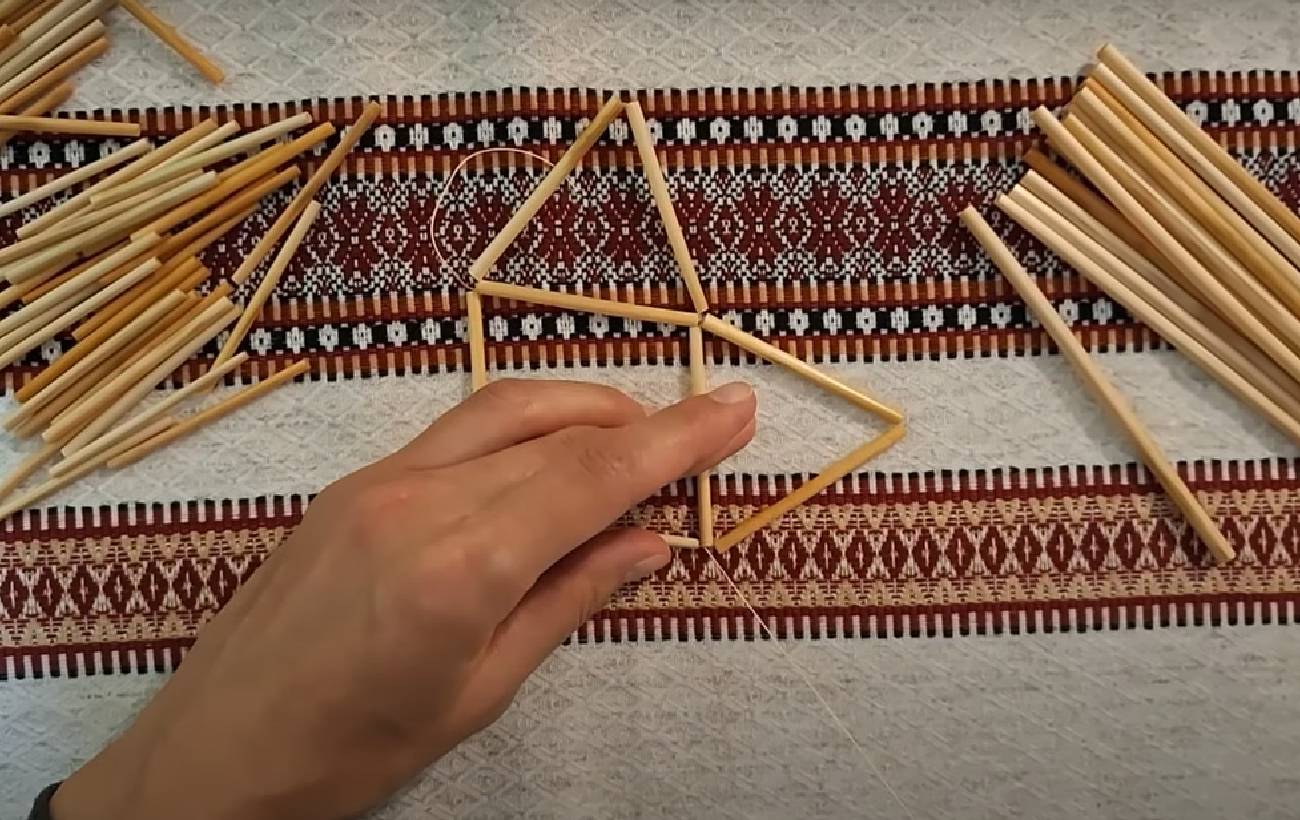 Український святковий декор: як зробити різдвяного павука своїми руками